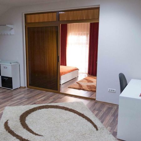 Penthouse De Lux Apartment Орадеа Екстериор снимка